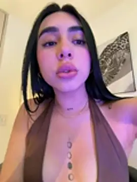 IsabellaNoir_ stripchat live cam model