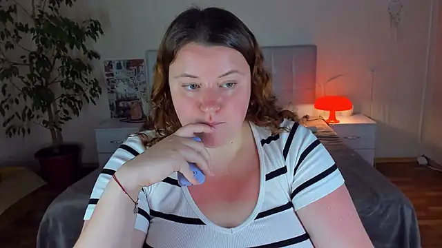PolinaSalvatore stripchat live cam model