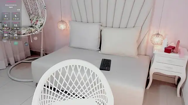 Greymarii stripchat live cam model