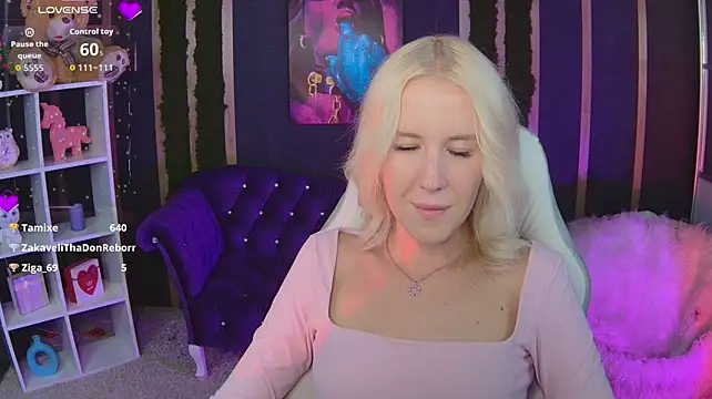 Selenatrend stripchat live cam model