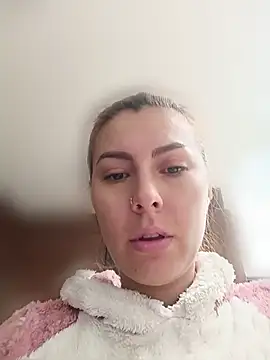 AnnyaEvans stripchat live cam model