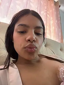 Megan_Hillss_ stripchat live cam model