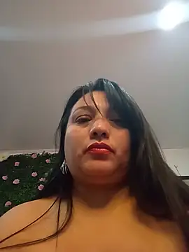 Aryannaslut stripchat live cam model