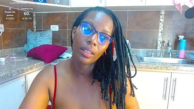 Sara_Marks stripchat live cam model