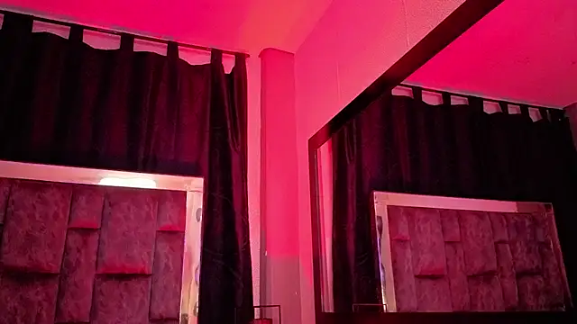 Mia_Oxford stripchat live cam model