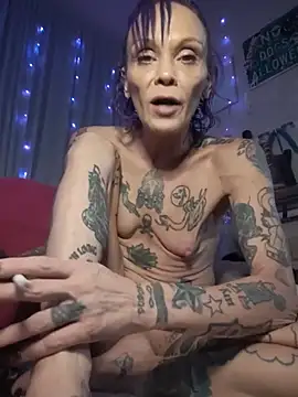 MommyMisfit stripchat live cam model