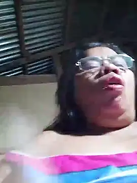 Huge_mama69 stripchat live cam model