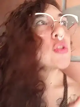 Melinerd stripchat live cam model