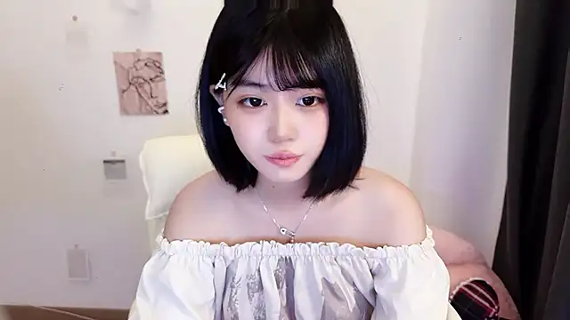 Kitteovo stripchat live cam model