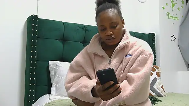 JeyBerriee stripchat live cam model