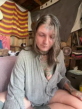lizzardqueeen stripchat live cam model