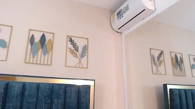 MilaaAdams stripchat live cam model