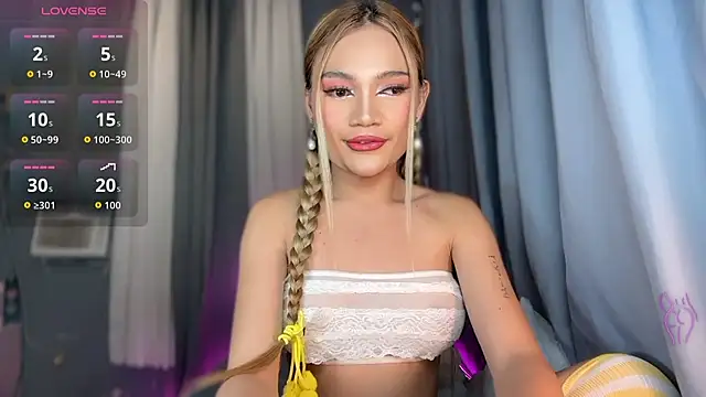Tsfoxyangelx stripchat live cam model
