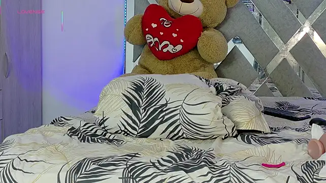 hinnataSmilerr stripchat live cam model