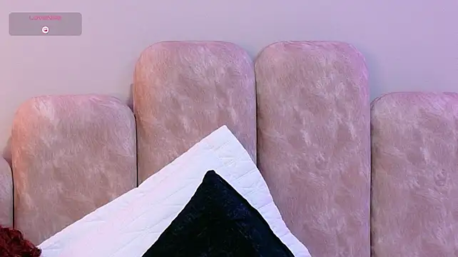 Sophie-Waldorf stripchat live cam model