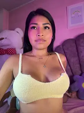 Pocahontascute_33 stripchat live cam model