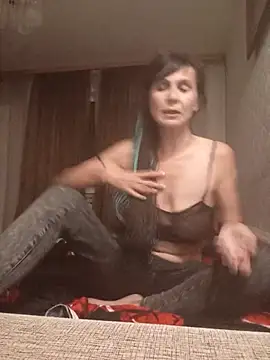 Francenia_lolis stripchat live cam model