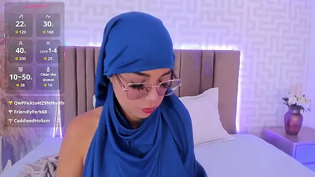 naishaa_ stripchat live cam model