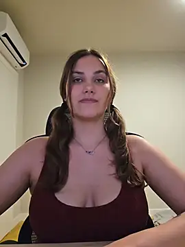 MiaRides19 stripchat live cam model