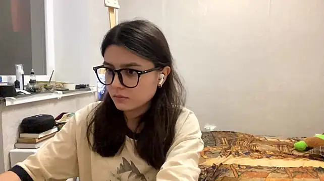 SaintMari stripchat live cam model
