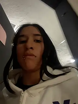 LilyRossi_ stripchat live cam model