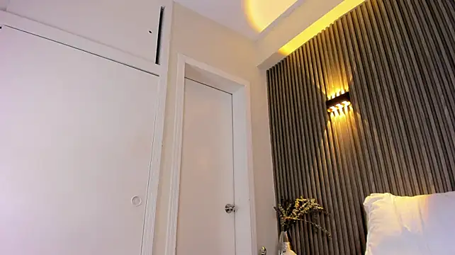 MaluDiaz stripchat live cam model