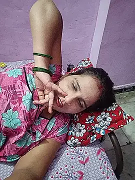 Reema05 stripchat live cam model