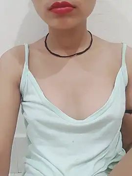 Cute_Naira6 stripchat live cam model