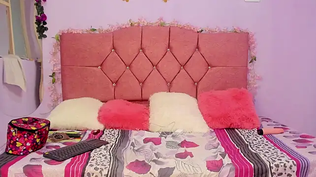 DeisyFox stripchat live cam model