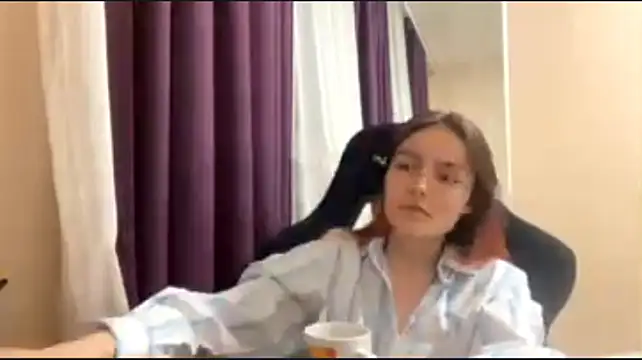 VelvetEden stripchat live cam model