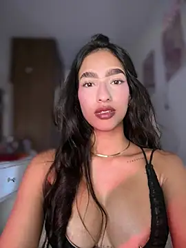 DulceLenns stripchat live cam model