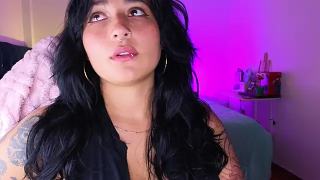 Pauilina stripchat live cam model