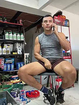 Paul22cm- stripchat live cam model