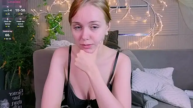 PollyVinice stripchat live cam model