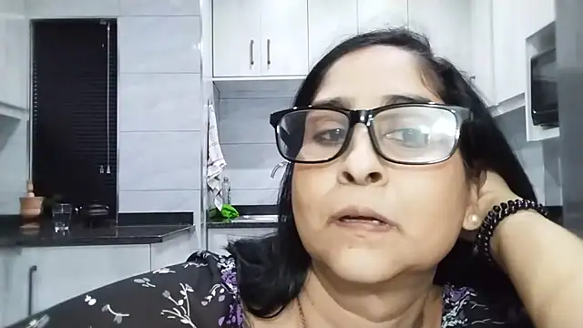 Indiankushy stripchat live cam model