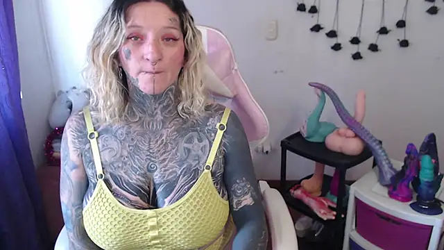 SLOPPYTITSS stripchat live cam model