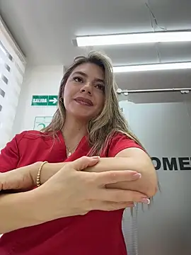 alicee16 stripchat live cam model