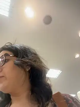 amooraaamoon stripchat live cam model