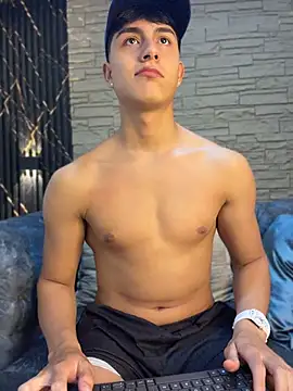 Lander_Cruz stripchat live cam model