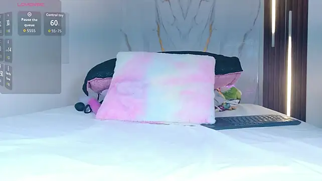 mia_099 stripchat live cam model
