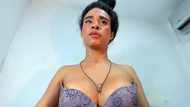 lanaconnorx stripchat live cam model