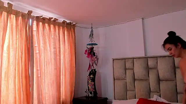 brianaGuzman stripchat live cam model