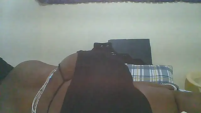 Assyqueenny stripchat live cam model