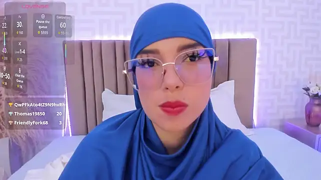 naishaa_ stripchat live cam model
