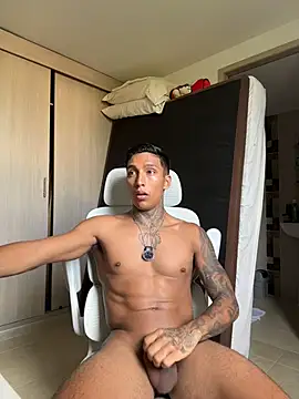 sendfer stripchat live cam model