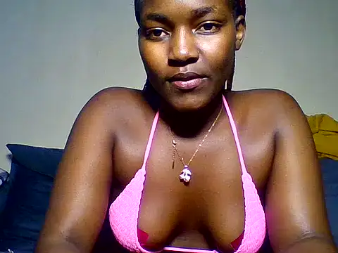 Mayamoonligh stripchat live cam model