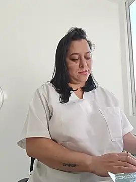 Queen-yessi12 stripchat live cam model