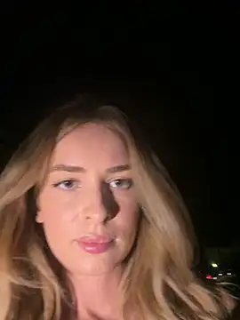 EvieEvans stripchat live cam model