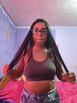 BellaGino stripchat live cam model