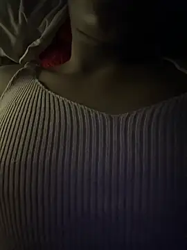 Isha_Bebo stripchat live cam model